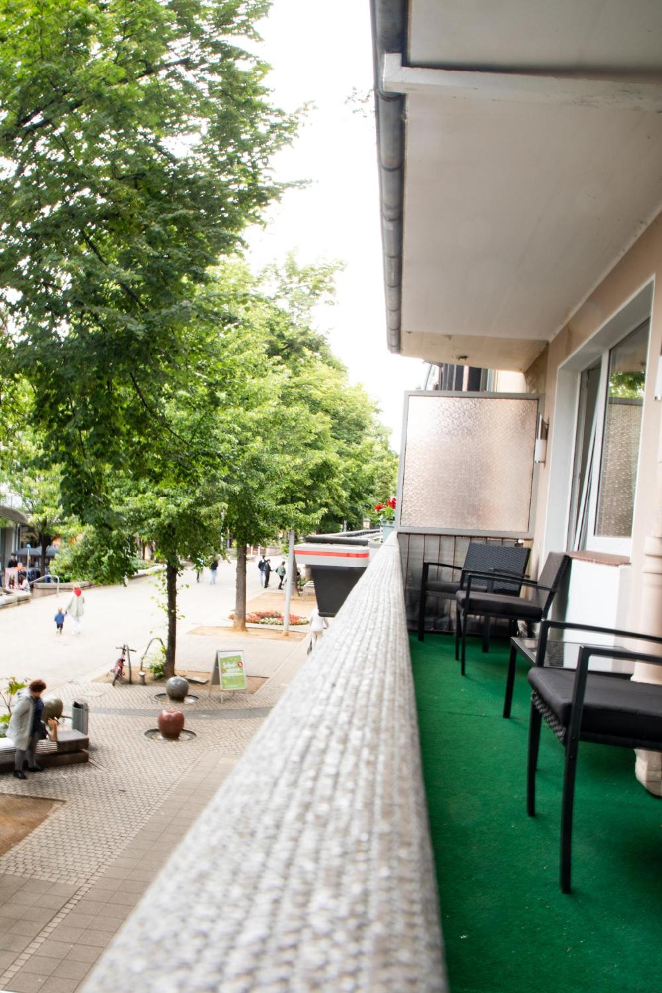 Me Living Bad Pyrmont Innenstadt 10 Meter Balkon Esterno foto